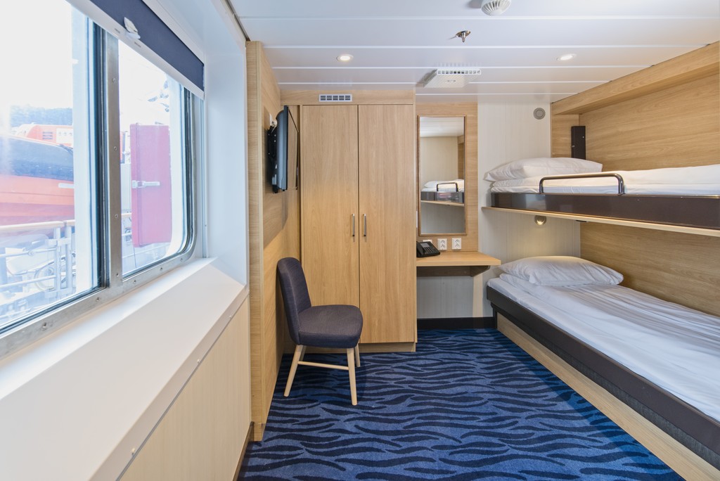 Hurtigruten MS Spitsbergen Polar Outside middle deck for 2 travellers.jpg